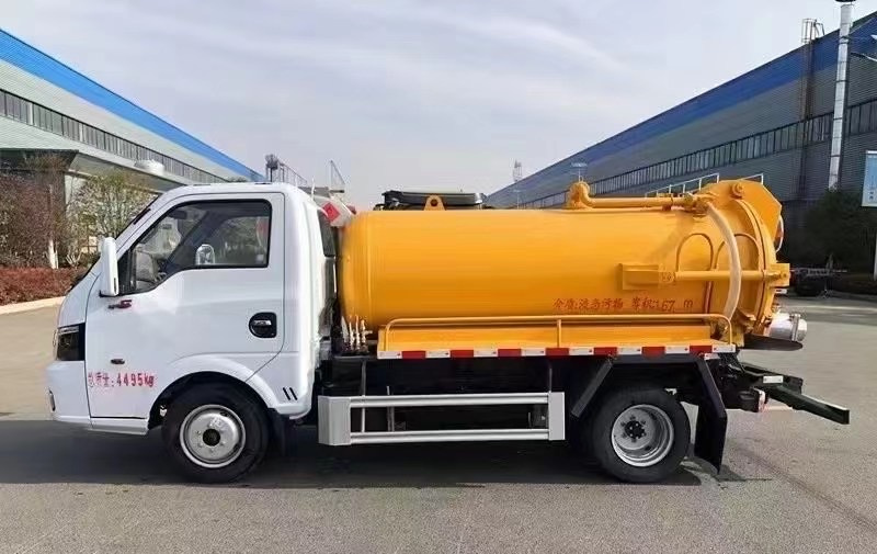 2021年新政策國六藍牌吸污車：地下室作業車東風途逸吸污車，解決小區物業環保難題