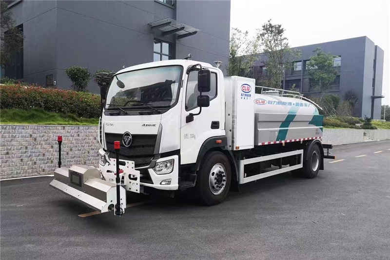 每天一款財(cái)富車型推薦：純電動福田路面清洗車由機(jī)械、液壓、電控三部分合為一體的專用沖洗作業(yè)車