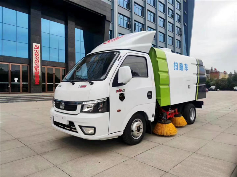 東風(fēng)途逸掃路車物業(yè)，小區(qū)環(huán)衛(wèi)首選車身比較小巧靈活，純電動、汽油、柴油三種動力可供選擇