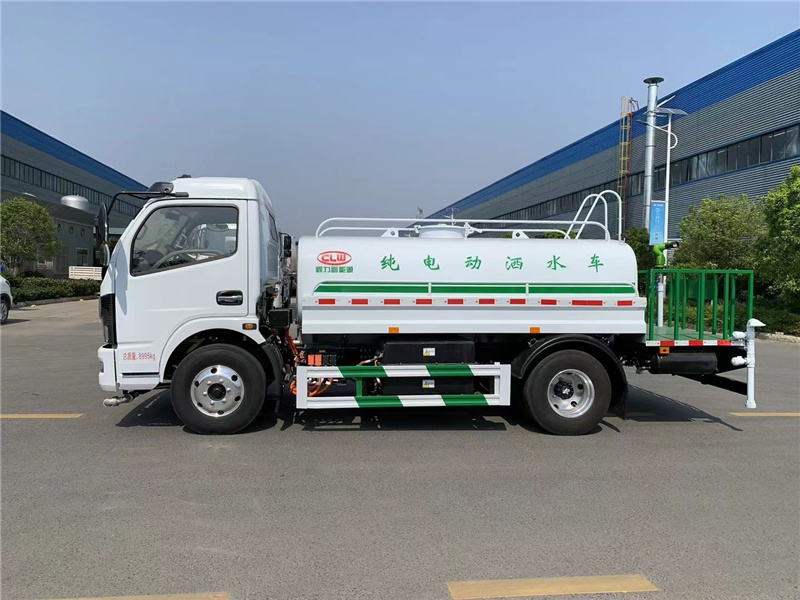 程力純電動灑水車助力城市環衛，隨著藍天保衛戰的推進，環保治理的深入，城市對于優質灑水車的需求不斷擴大