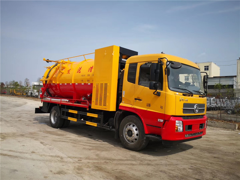東風(fēng)天龍污水淤泥管道疏通車(chē)位大、效率高、用途更廣泛