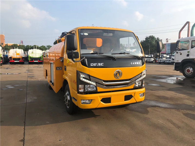 東風牌多利卡國六管道疏通車可個性化定制，安全程度高，設計合理