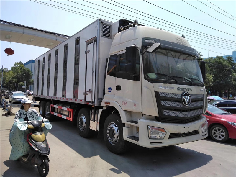 東風天龍畜禽運輸車減少死亡率，提高運輸效率，自動化程度高