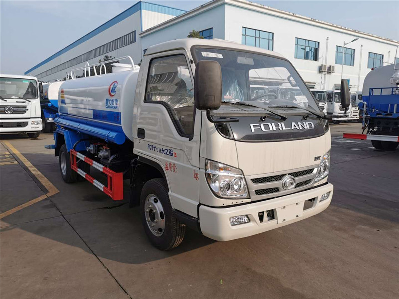 東風國六多利卡灑水車采用高壓氣體試漏檢測，強度高，重心穩