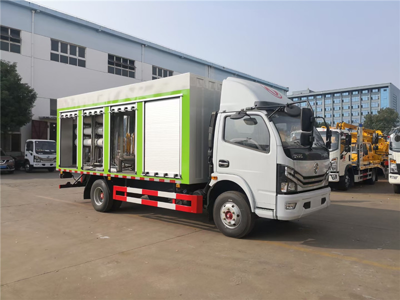 東風天錦清洗吸污車可液壓控制帶自動回位功能，效率高、用途廣泛