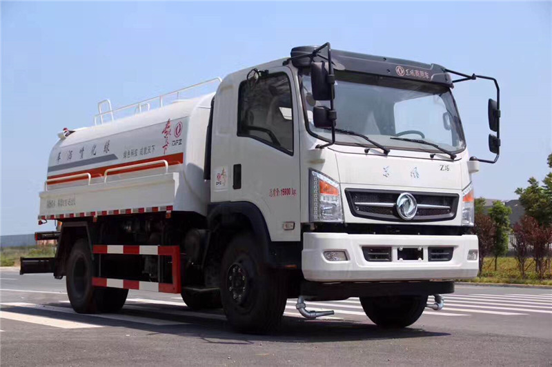 東風(fēng)多利卡14立方灑水車可以用于城鄉(xiāng)園林綠化及應(yīng)急消防