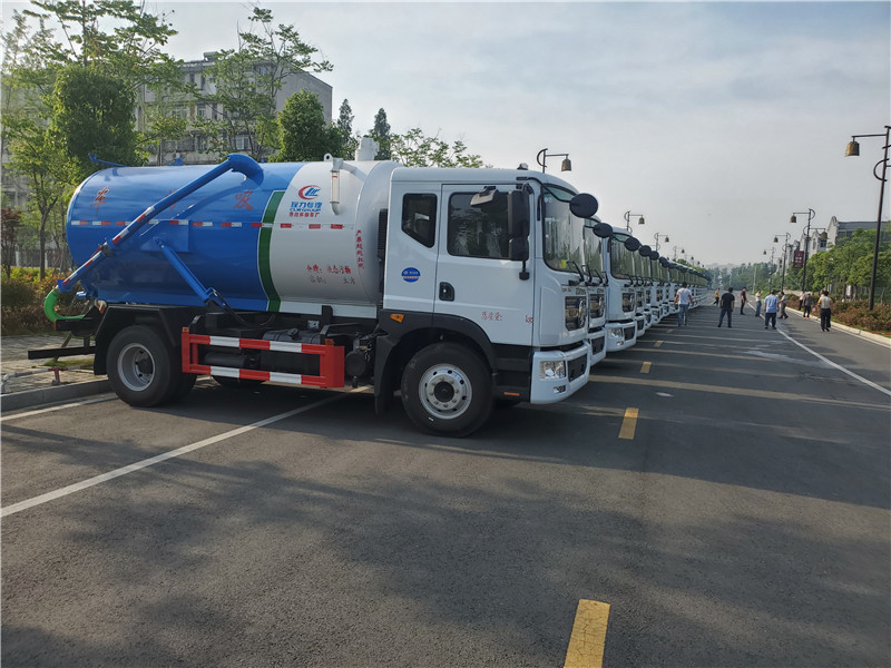 東風途逸國六吸糞車主要為城鄉環衛部門抽吸和運送糞便及其它污水