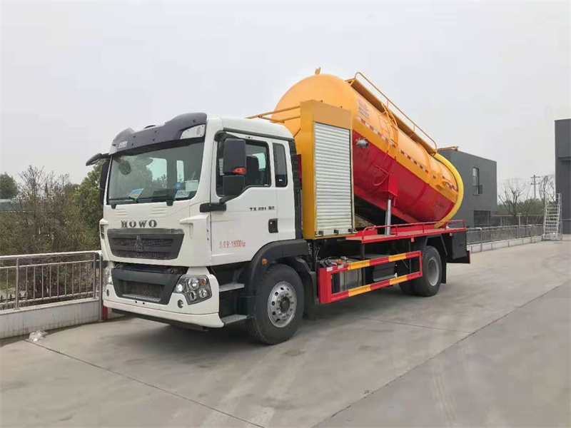 單橋之王：單橋豪沃清洗吸污車， 大馬力、勁大、省油、高顏值