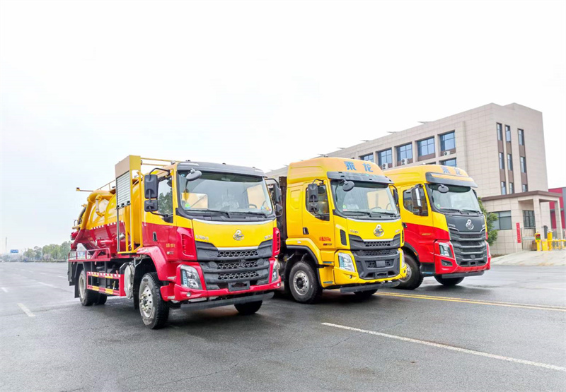 東風柳汽單橋，后八輪，前四后八清洗吸污全系現車